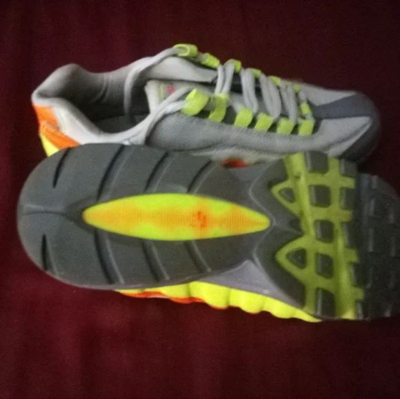 Nike Gray and Yellow Athletic Shoes with Streamlined Design - Picture 3 of 3